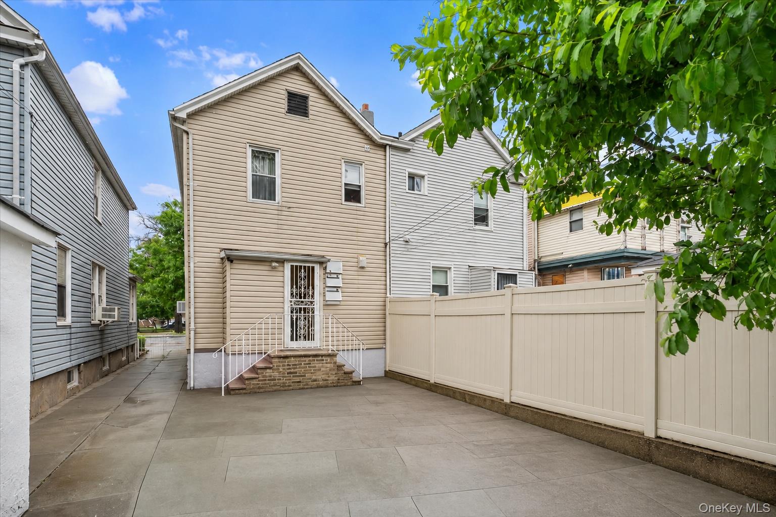 6928 Woodhaven Boulevard Property Photo 4