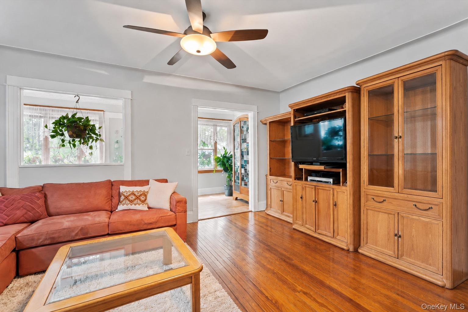 6928 Woodhaven Boulevard Property Photo 8