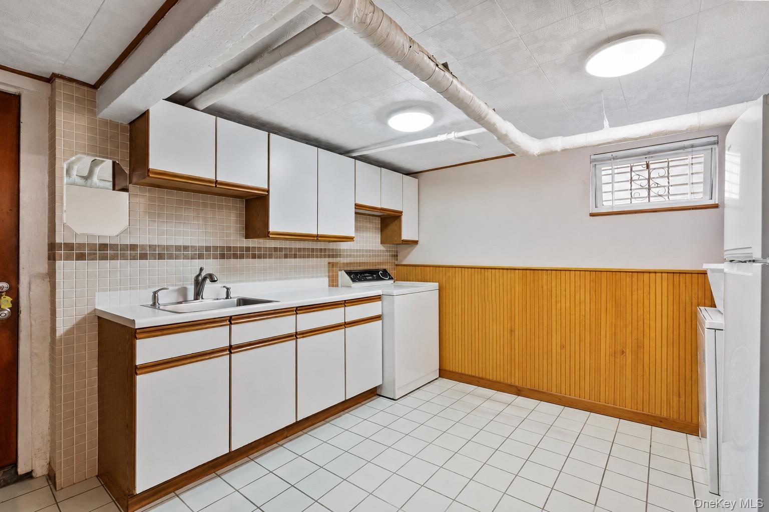 6928 Woodhaven Boulevard Property Photo 23