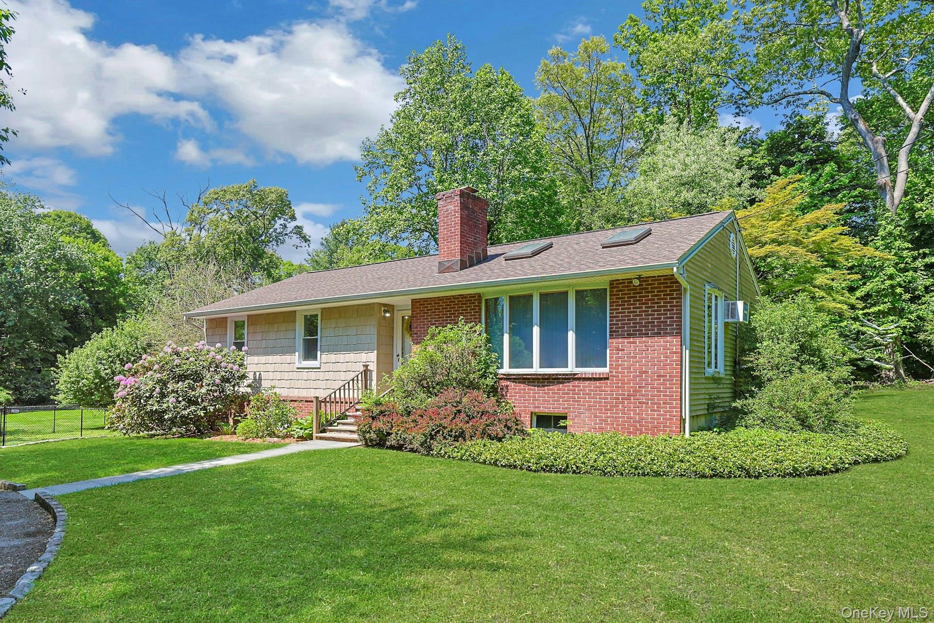 24 Virginia Lane Property Photo 2