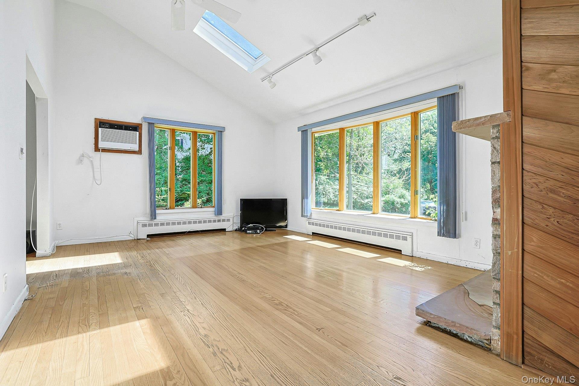 24 Virginia Lane Property Photo 4