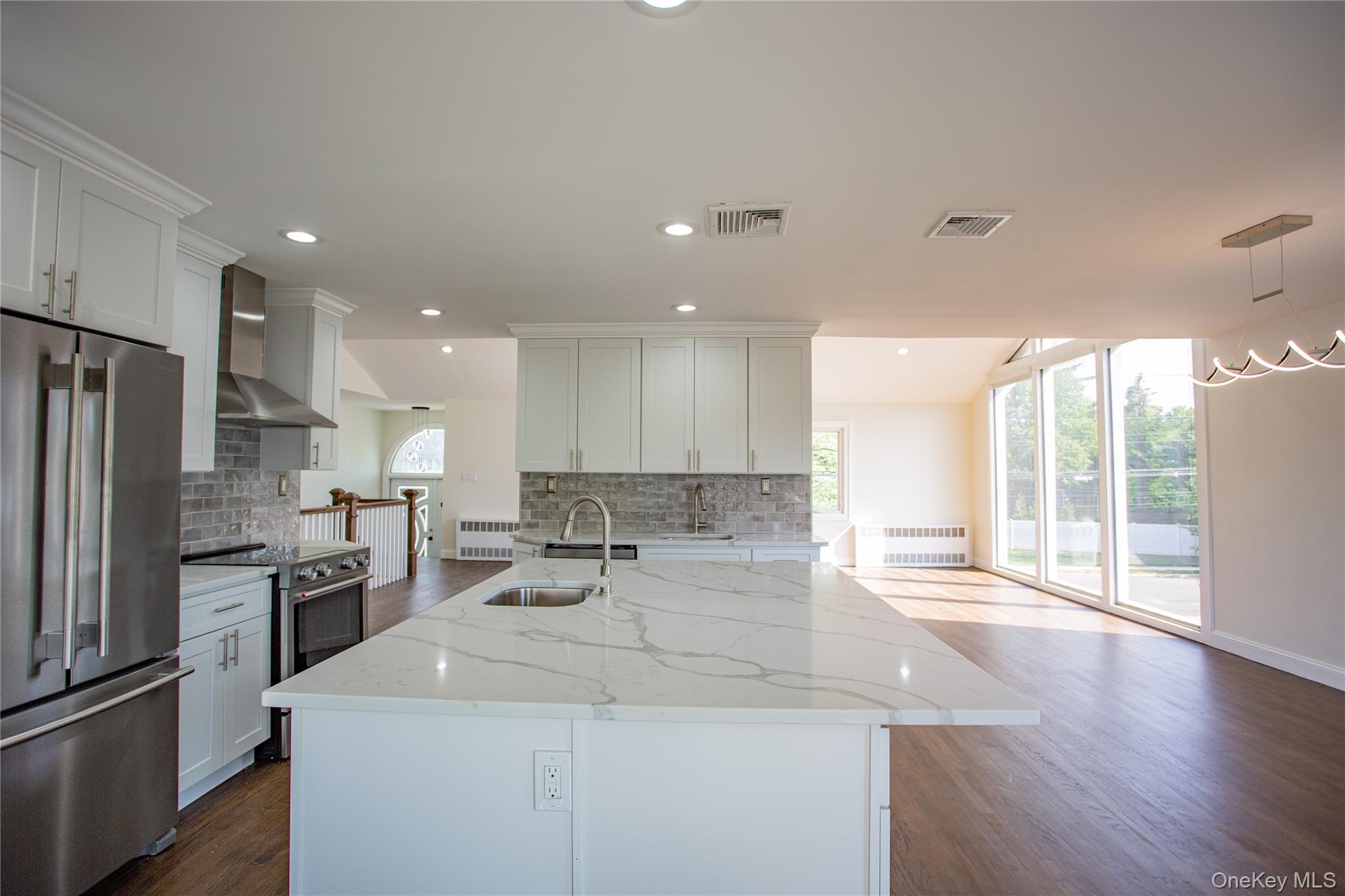 988 Westwood Road Property Photo 4
