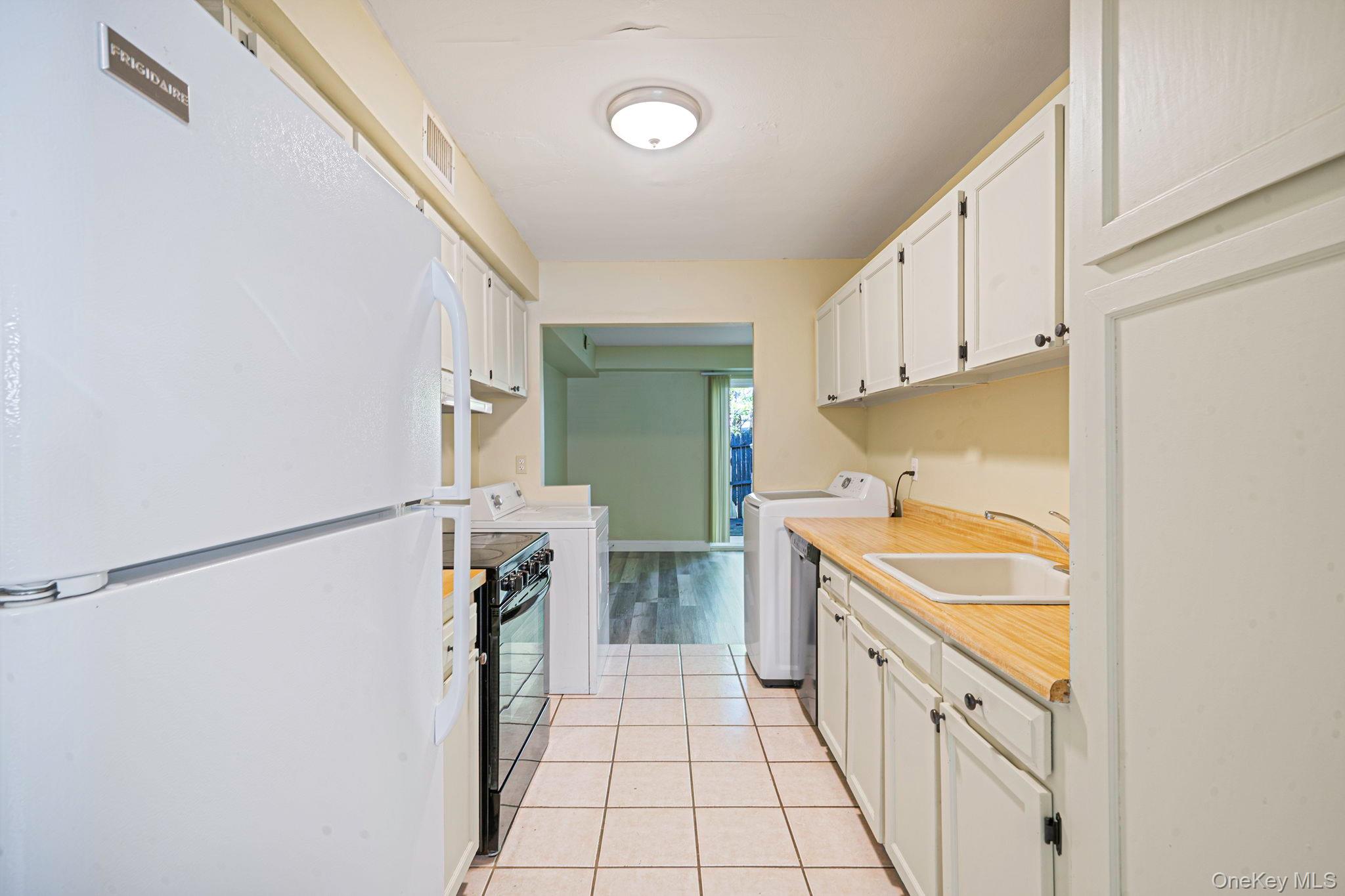 102 Hill Spur Property Photo 7