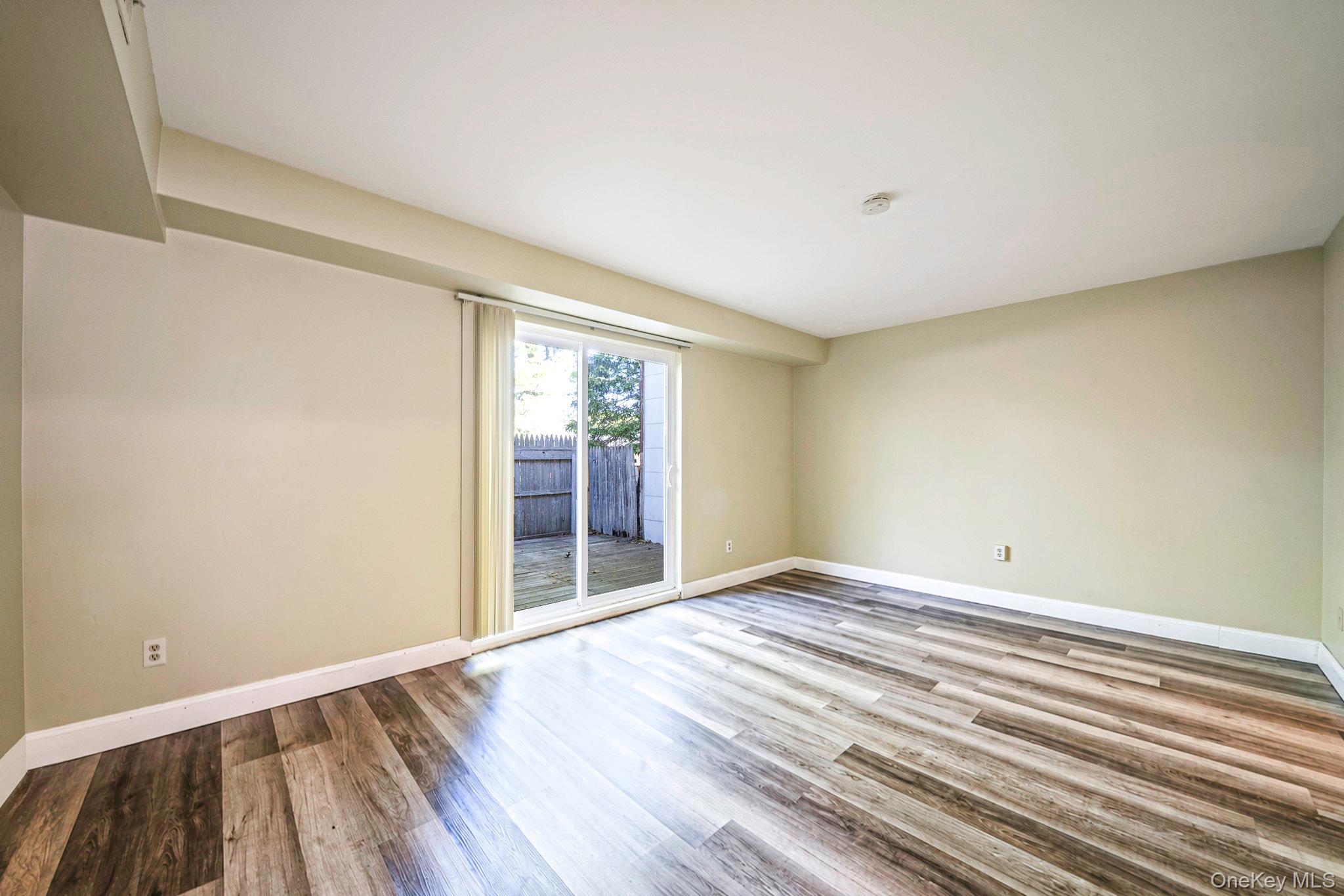 102 Hill Spur Property Photo 12