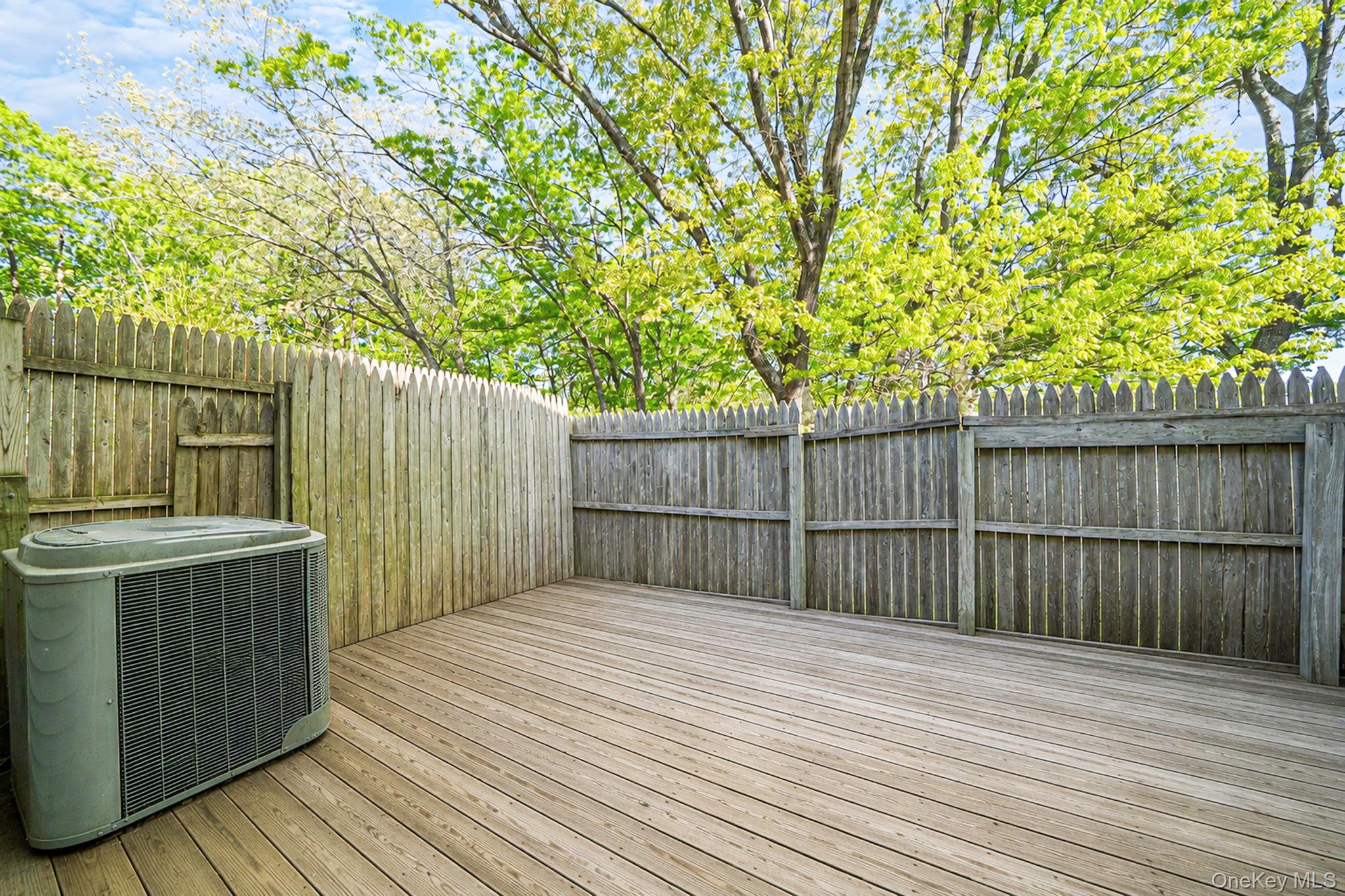 102 Hill Spur Property Photo 13