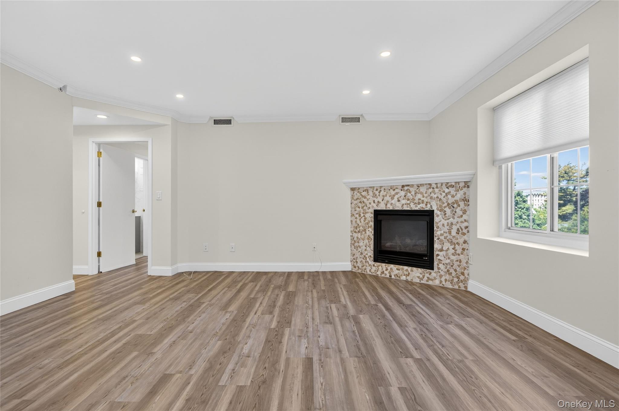 242 Maple Avenue 419 Property Photo 4