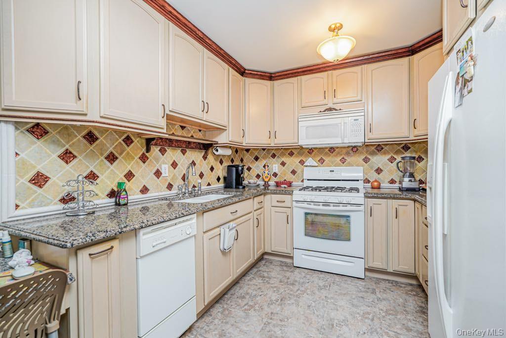 2265 Gerritsen Avenue 5c Property Photo 2