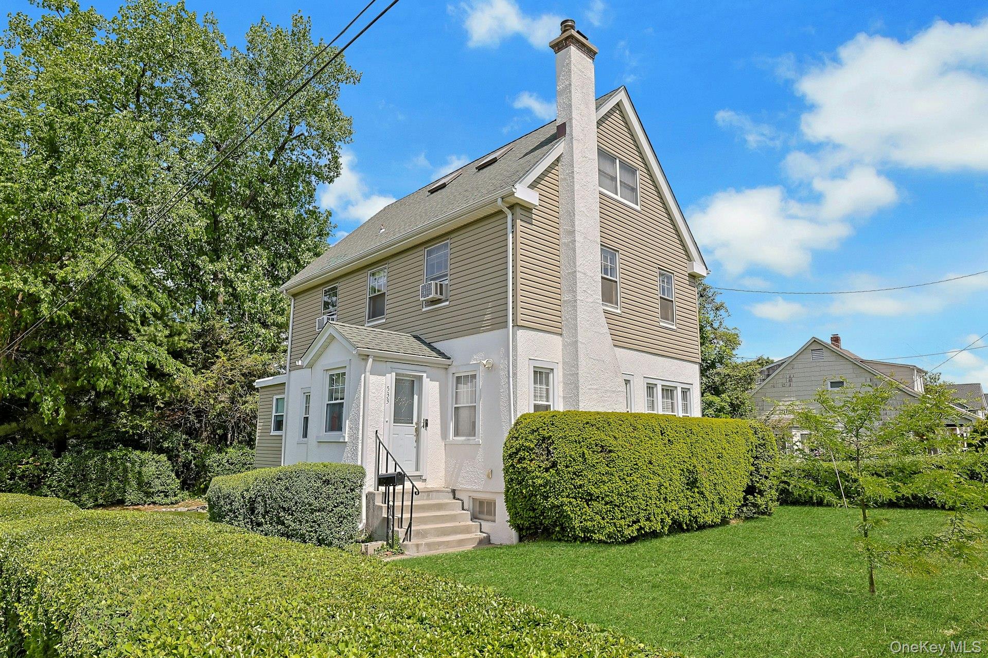 533 Manhattan Avenue Property Photo 3