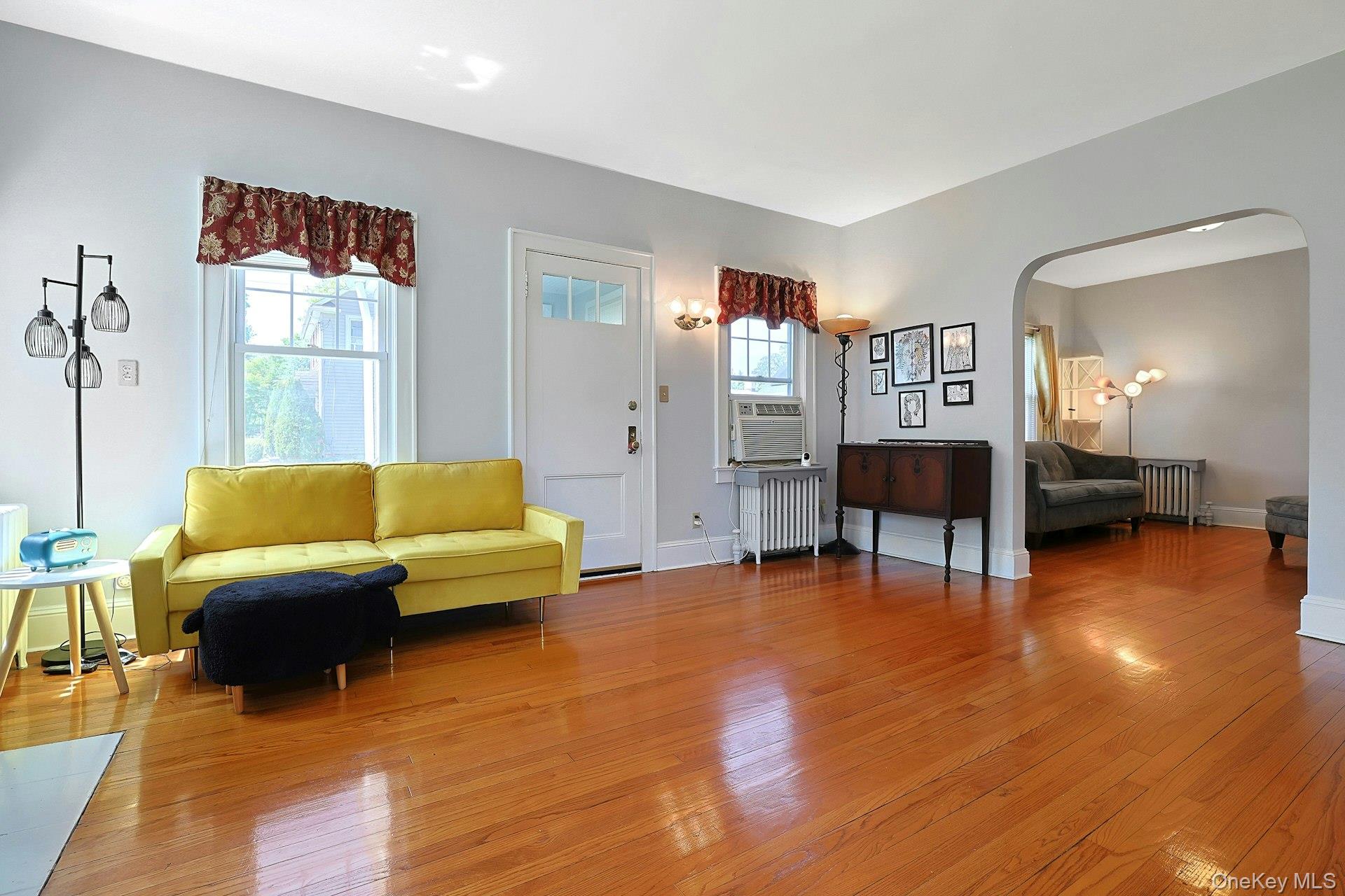 533 Manhattan Avenue Property Photo 5