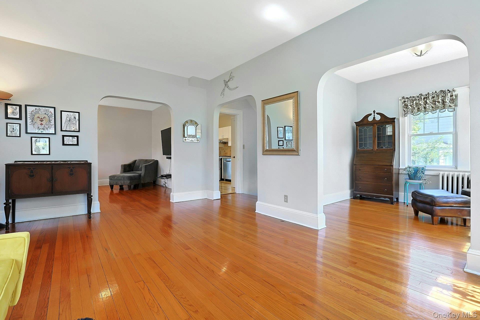 533 Manhattan Avenue Property Photo 7
