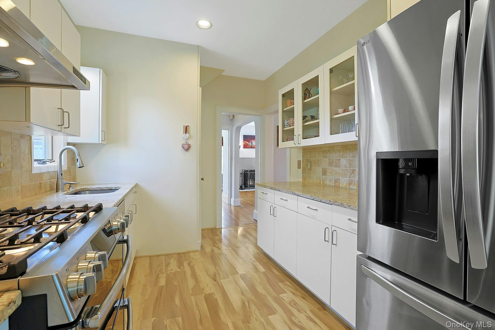 533 Manhattan Avenue Property Photo 13