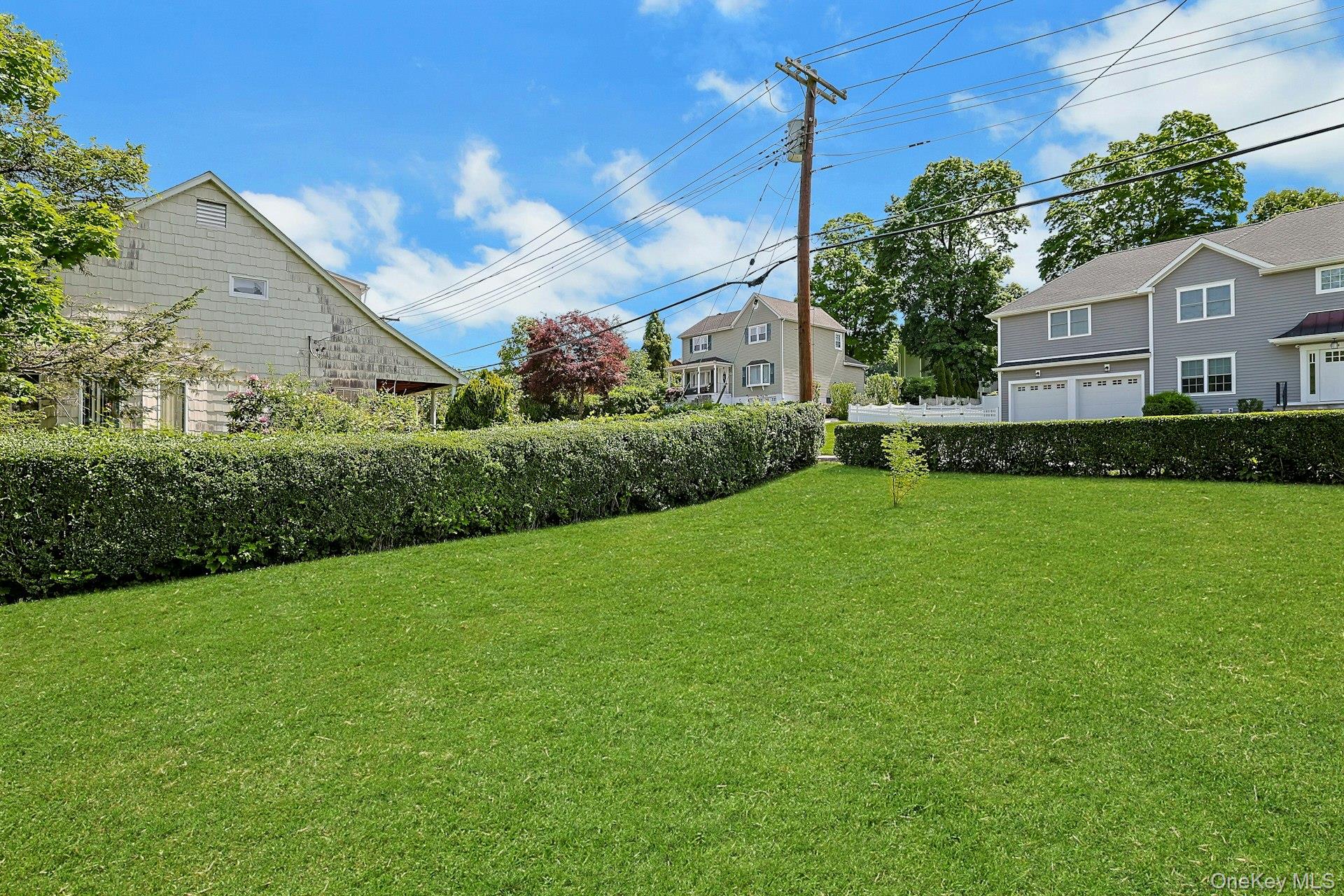 533 Manhattan Avenue Property Photo 33