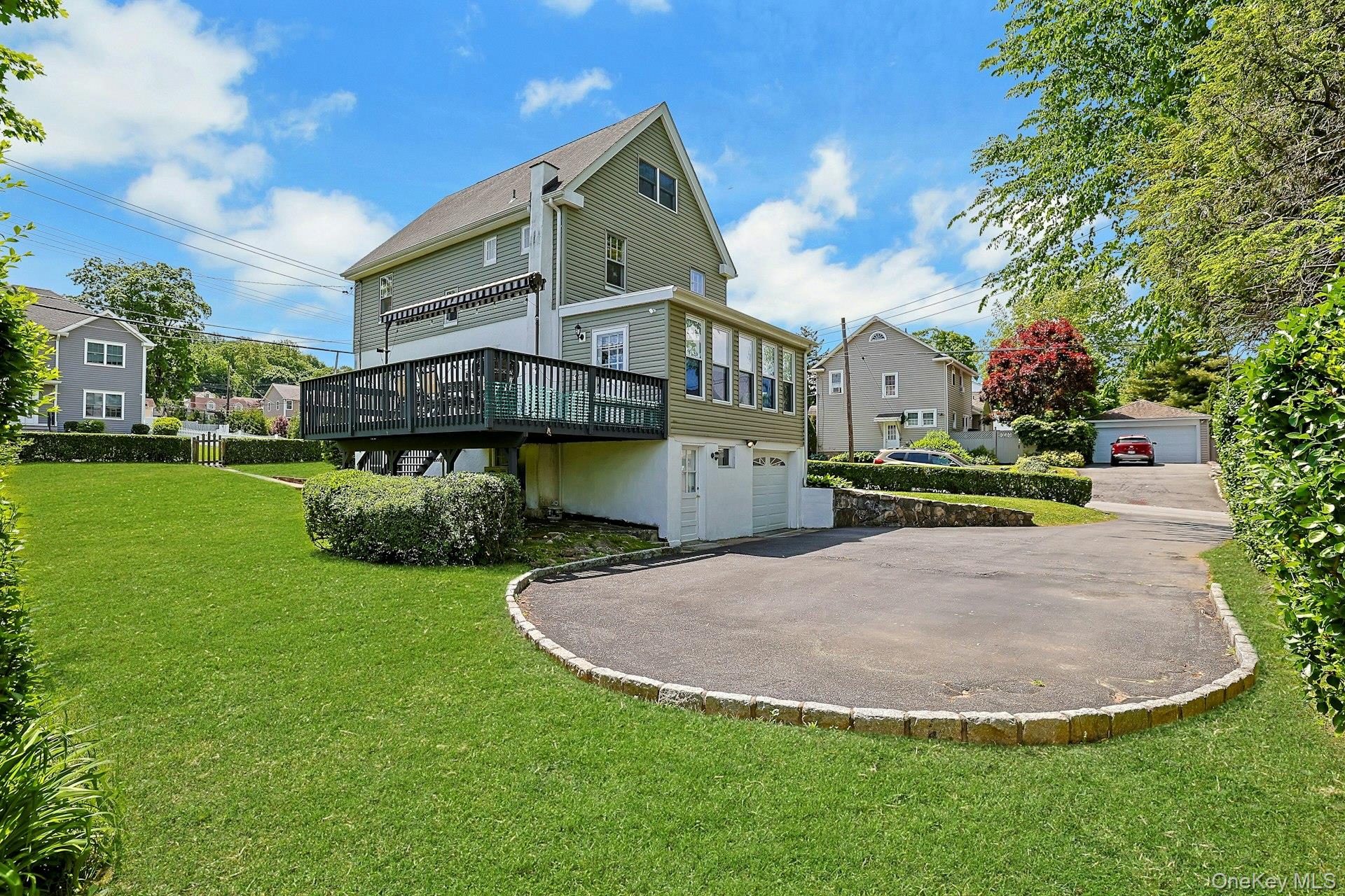 533 Manhattan Avenue Property Photo 35