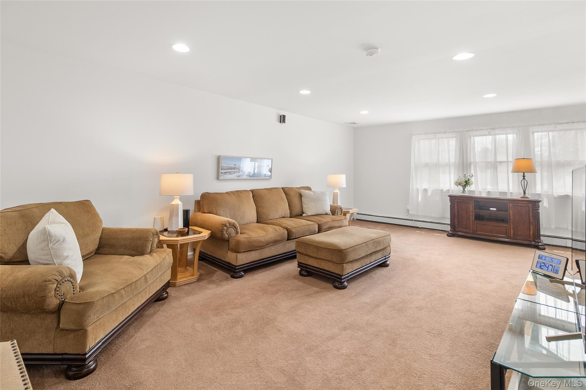 63 E Madison Street Property Photo 4