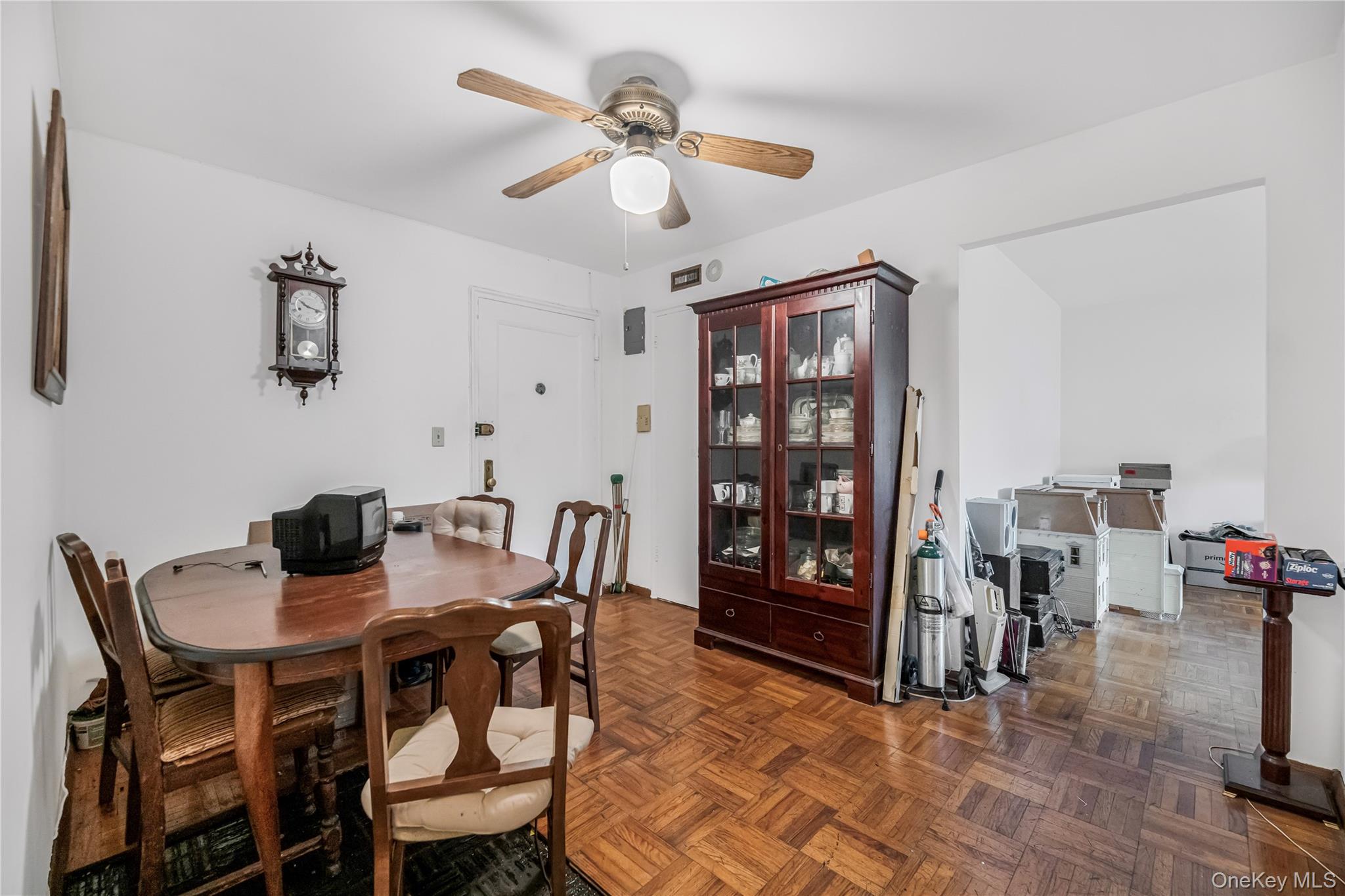 450 Pelham Road #2e Property Photo 4