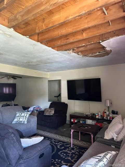 408 Watts Lane Property Photo 2