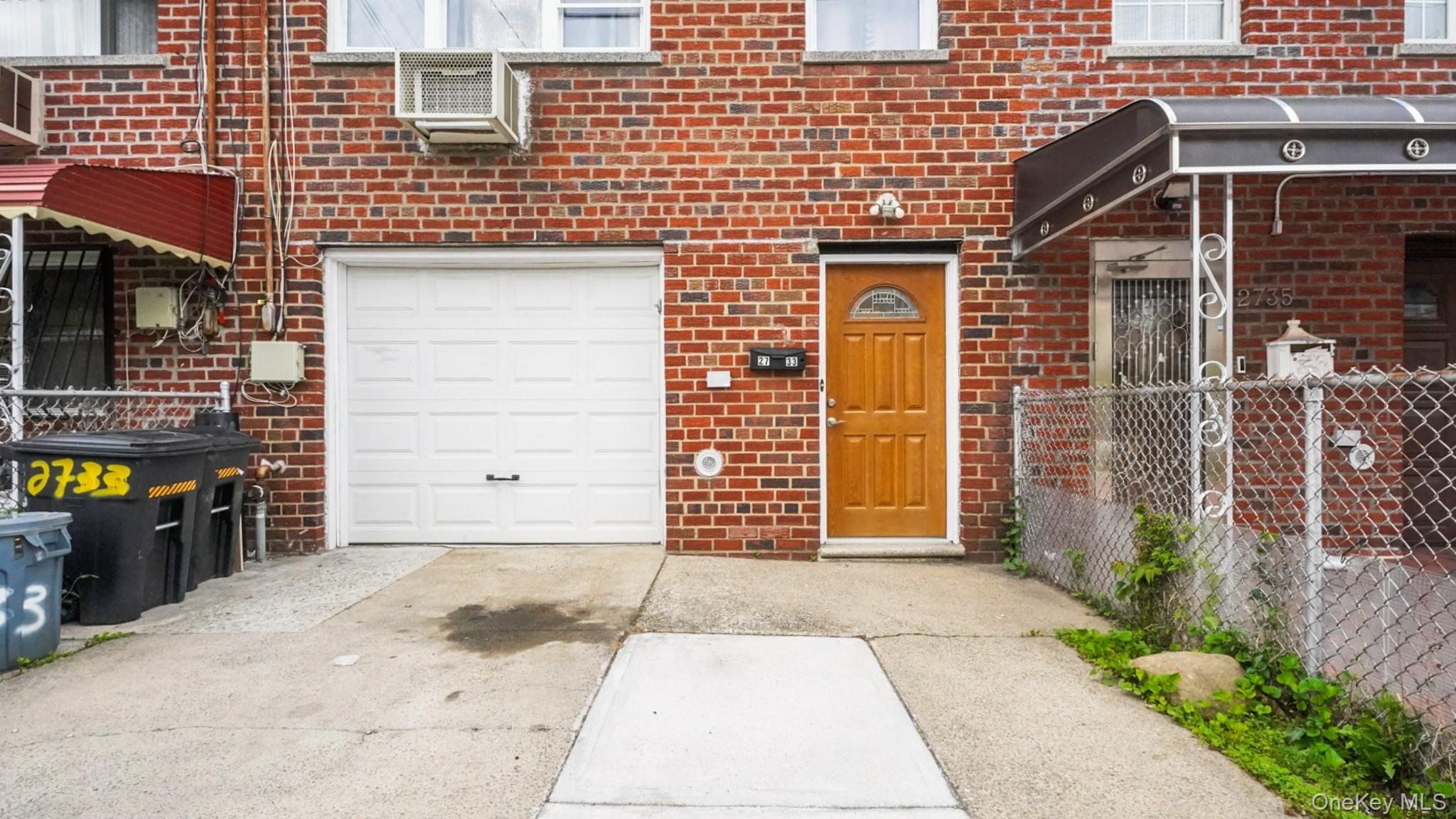 2733 Hone Avenue Property Photo 4