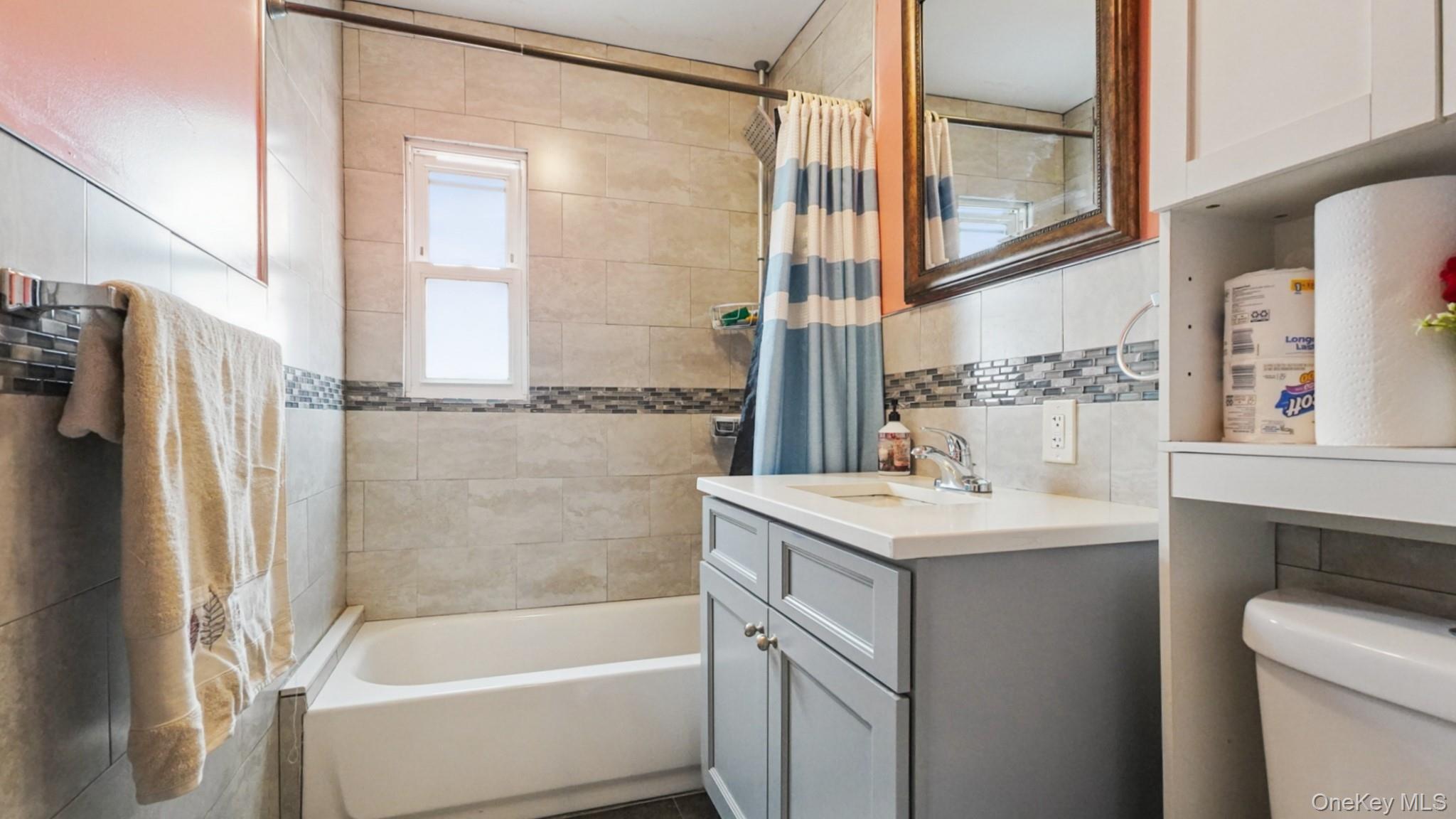 2733 Hone Avenue Property Photo 11