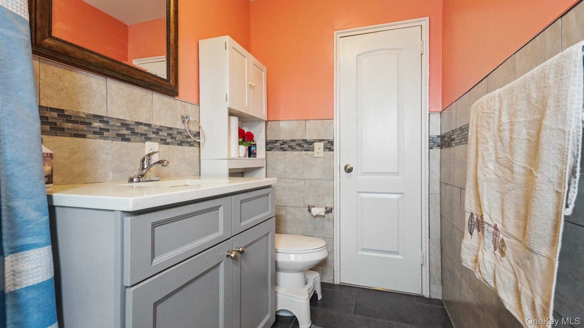 2733 Hone Avenue Property Photo 12