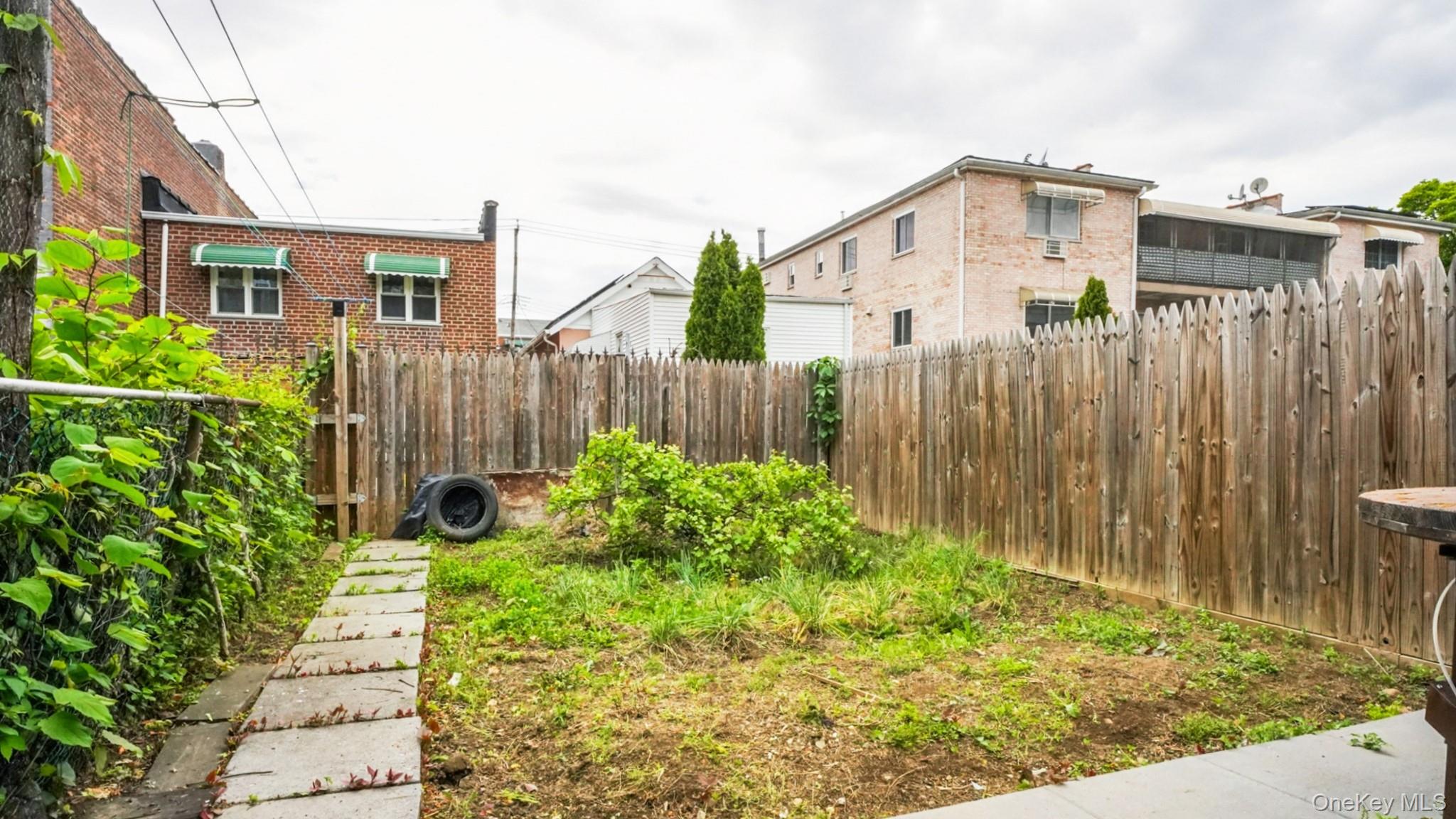 2733 Hone Avenue Property Photo 28