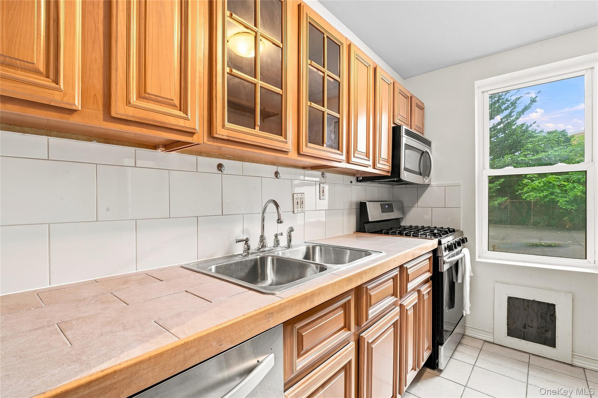7510 Yellowstone Boulevard 2c Property Photo 6