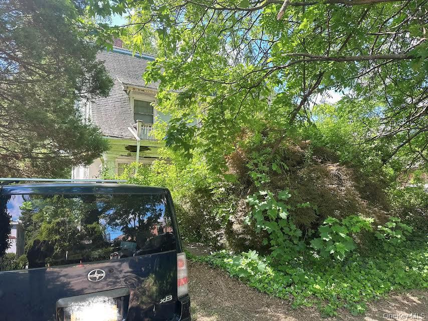 14730 Ash Avenue Property Photo 3