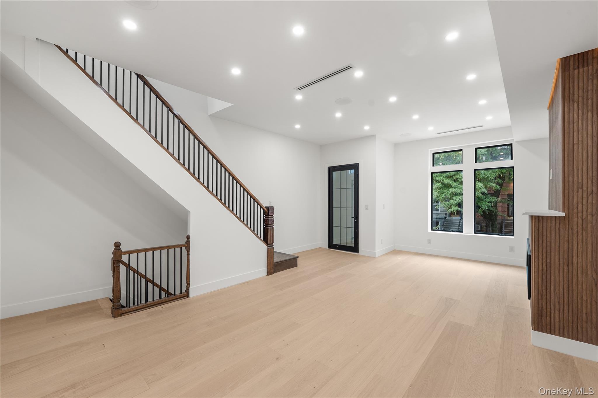 408 Bainbridge Street Property Photo 20