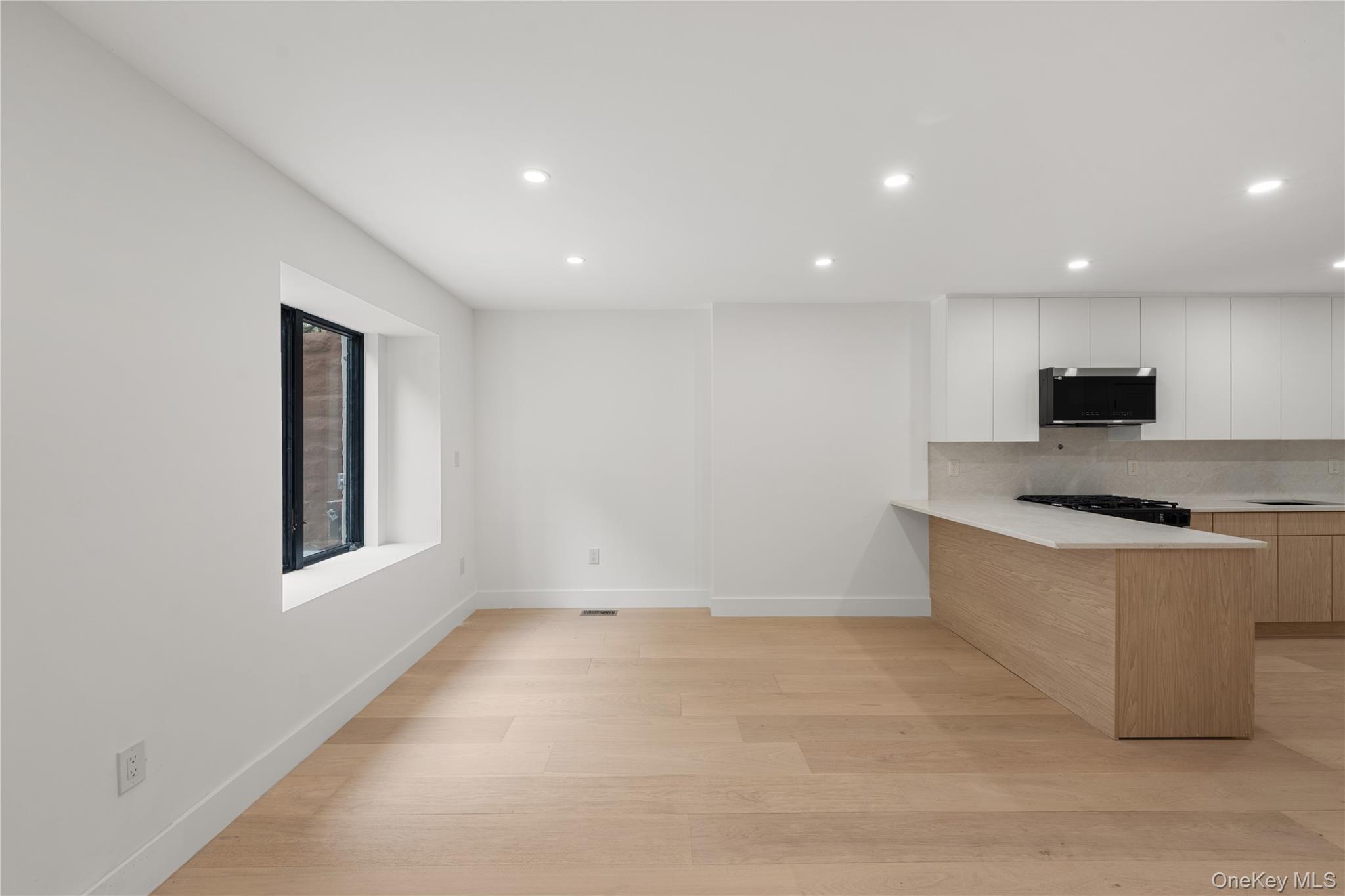 408 Bainbridge Street Property Photo 23