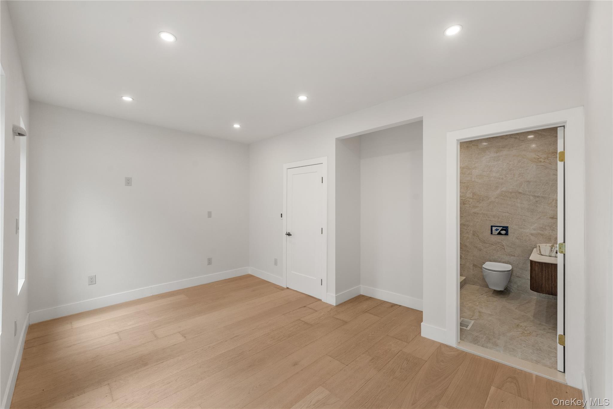 408 Bainbridge Street Property Photo 26