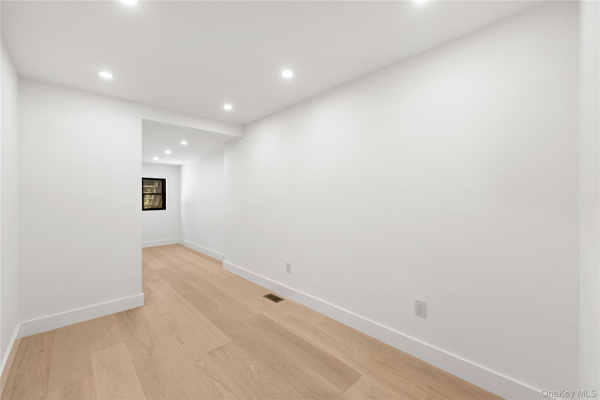 408 Bainbridge Street Property Photo 28