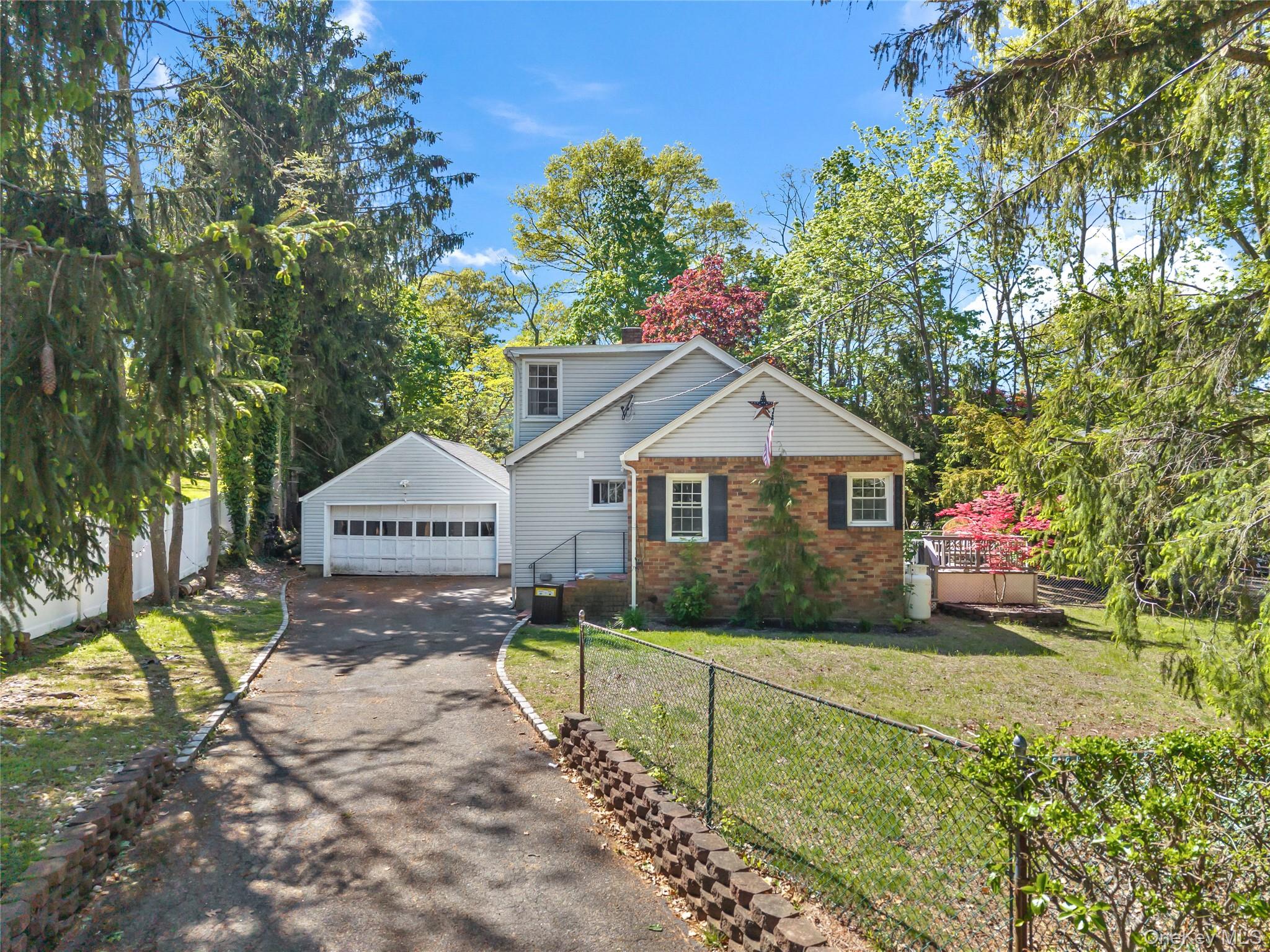 5 Windsor Lane Property Photo 1