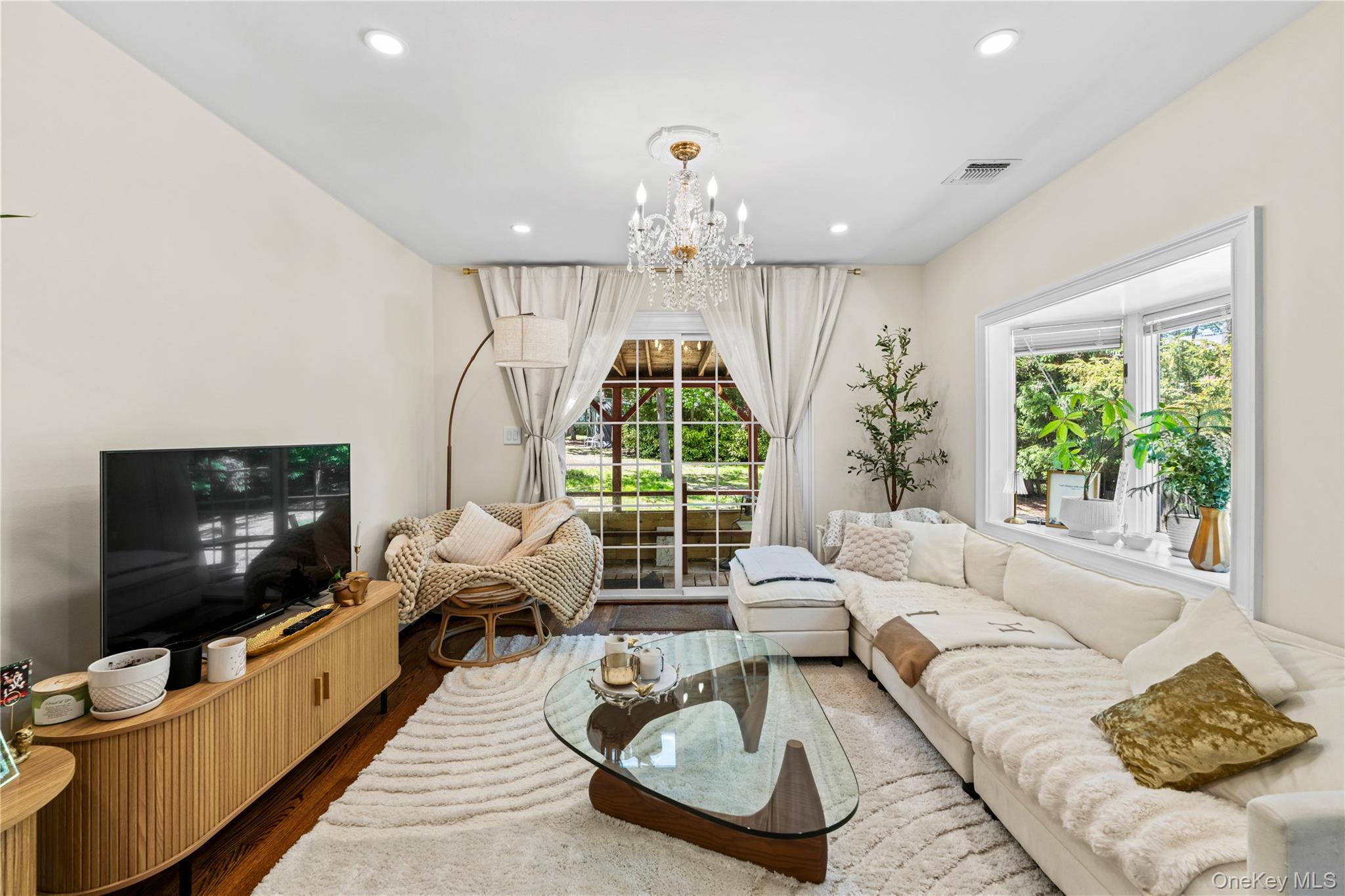 5 Windsor Lane Property Photo 6