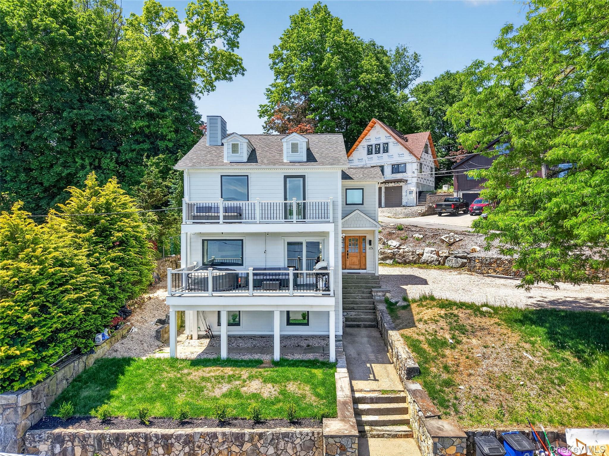 175 W Lakeshore Drive Property Photo 1