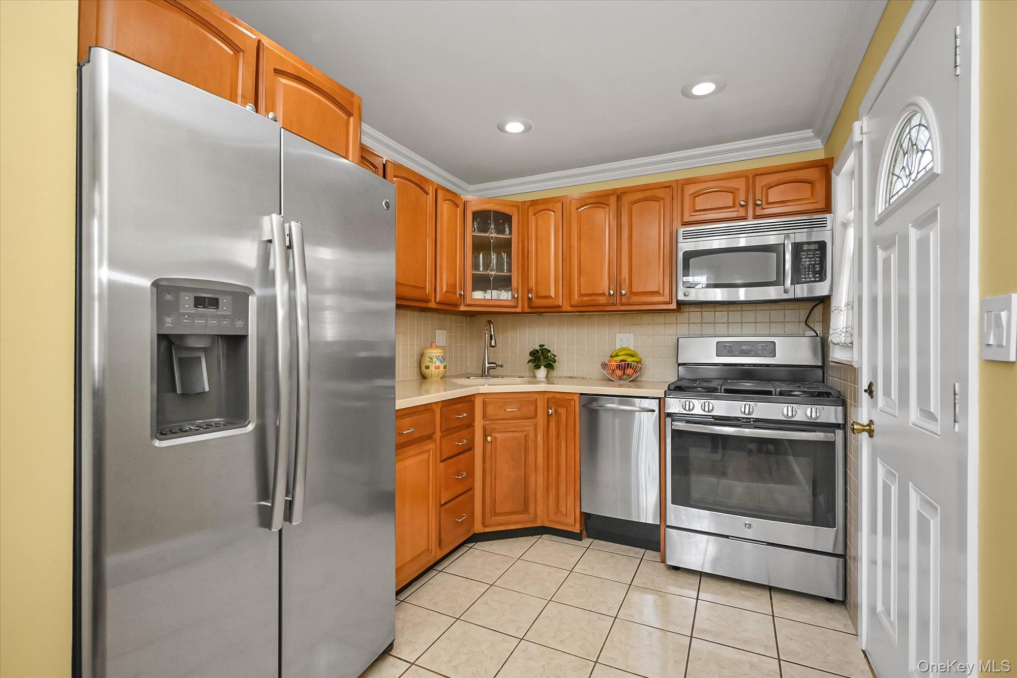 126 Roeckel Avenue Property Photo 8