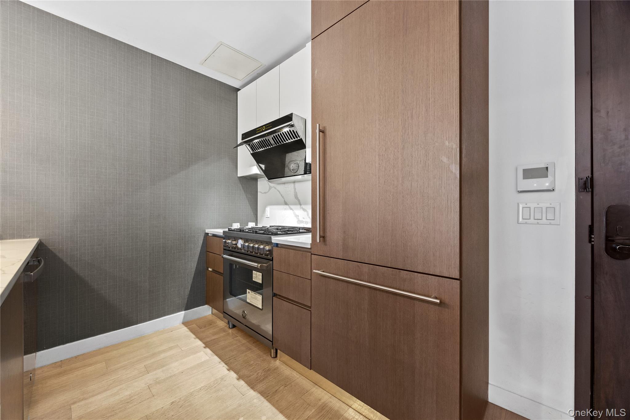 33-66 Farrington Street 13f Property Photo 6