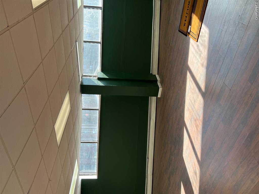 9229 Queens Boulevard Cu7 Property Photo 4