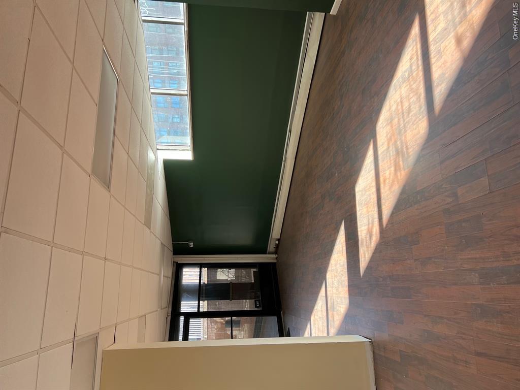 9229 Queens Boulevard Cu7 Property Photo 6