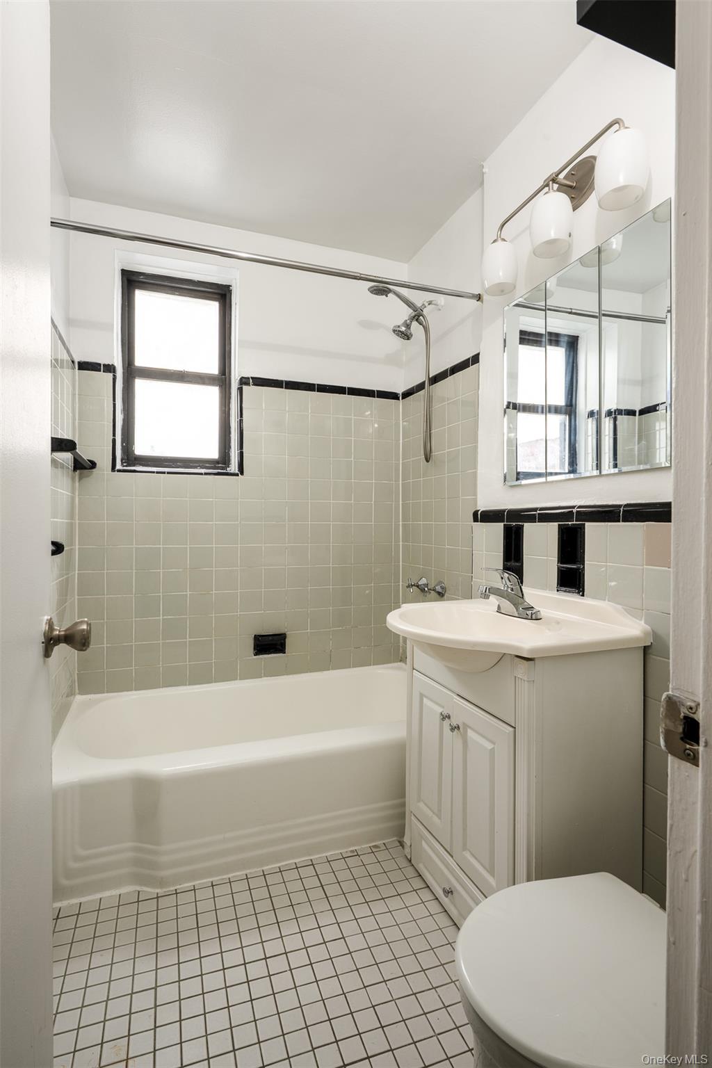 103-25 68th Avenue 7l Property Photo 8