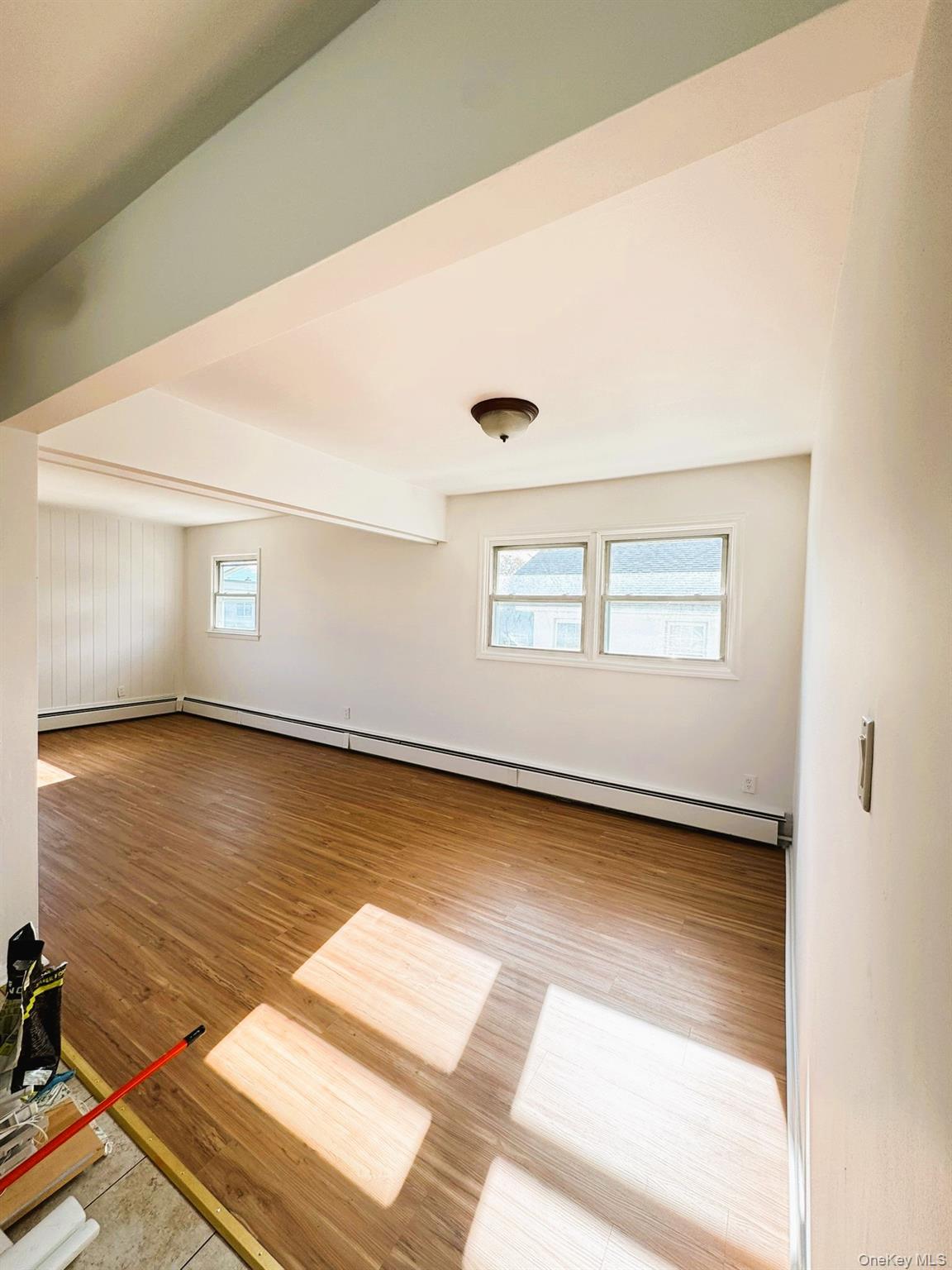 131 Roslyn Road 1st Floor Property Photo 1