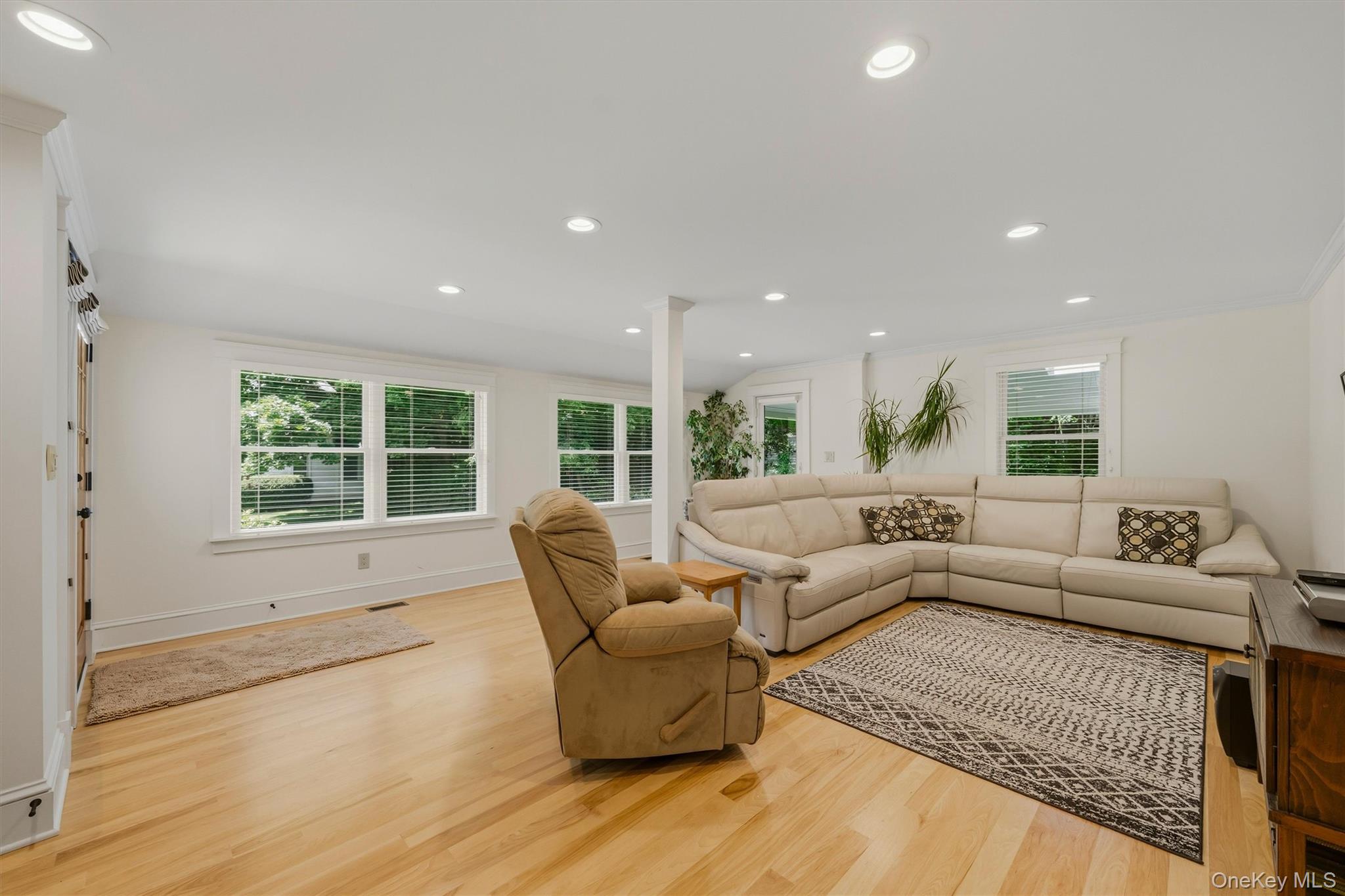 324 Haverstraw Road Property Photo 7