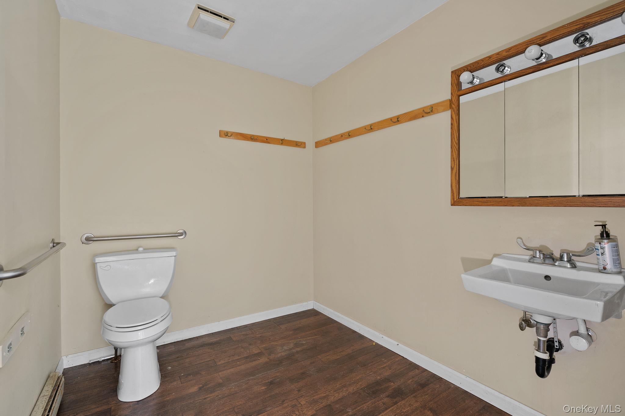 2300 State Route 208 State Route 208 2288 & 2290 Property Photo 8