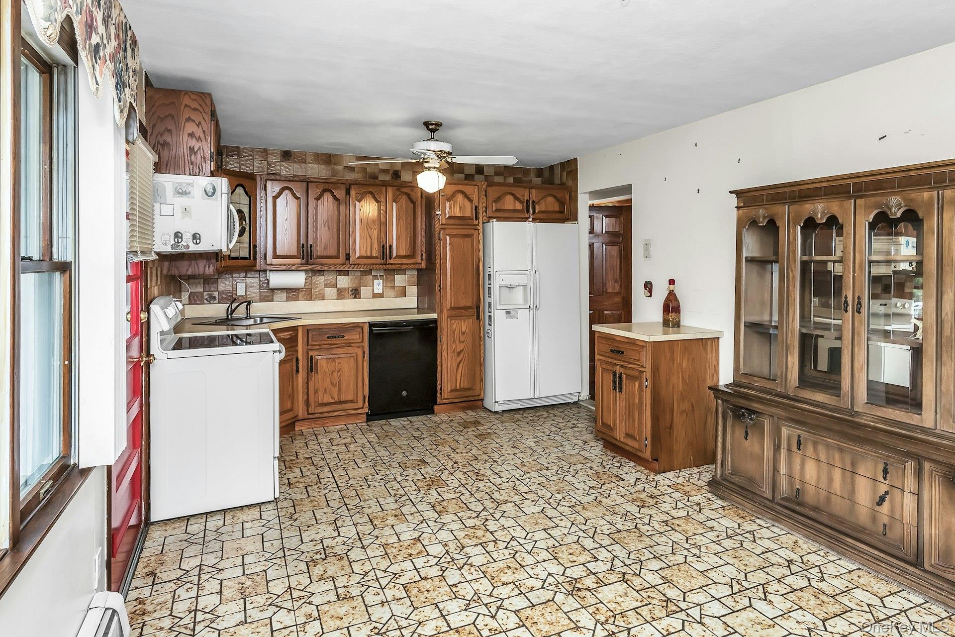 22 Beach Avenue Property Photo 6