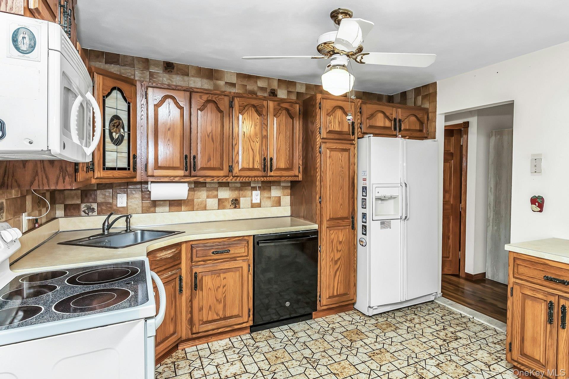 22 Beach Avenue Property Photo 10