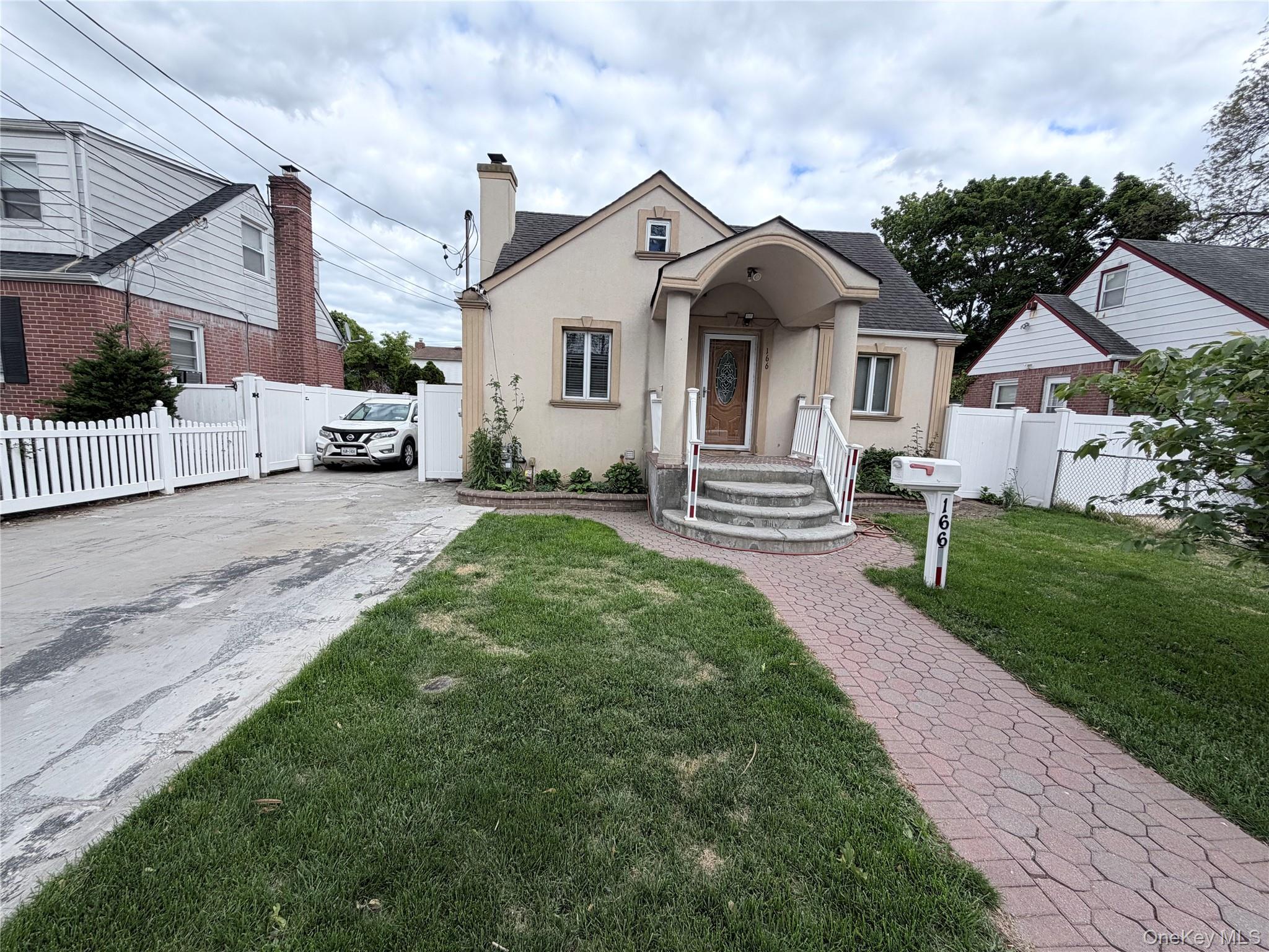 166 Stanton Boulevard Property Photo 1