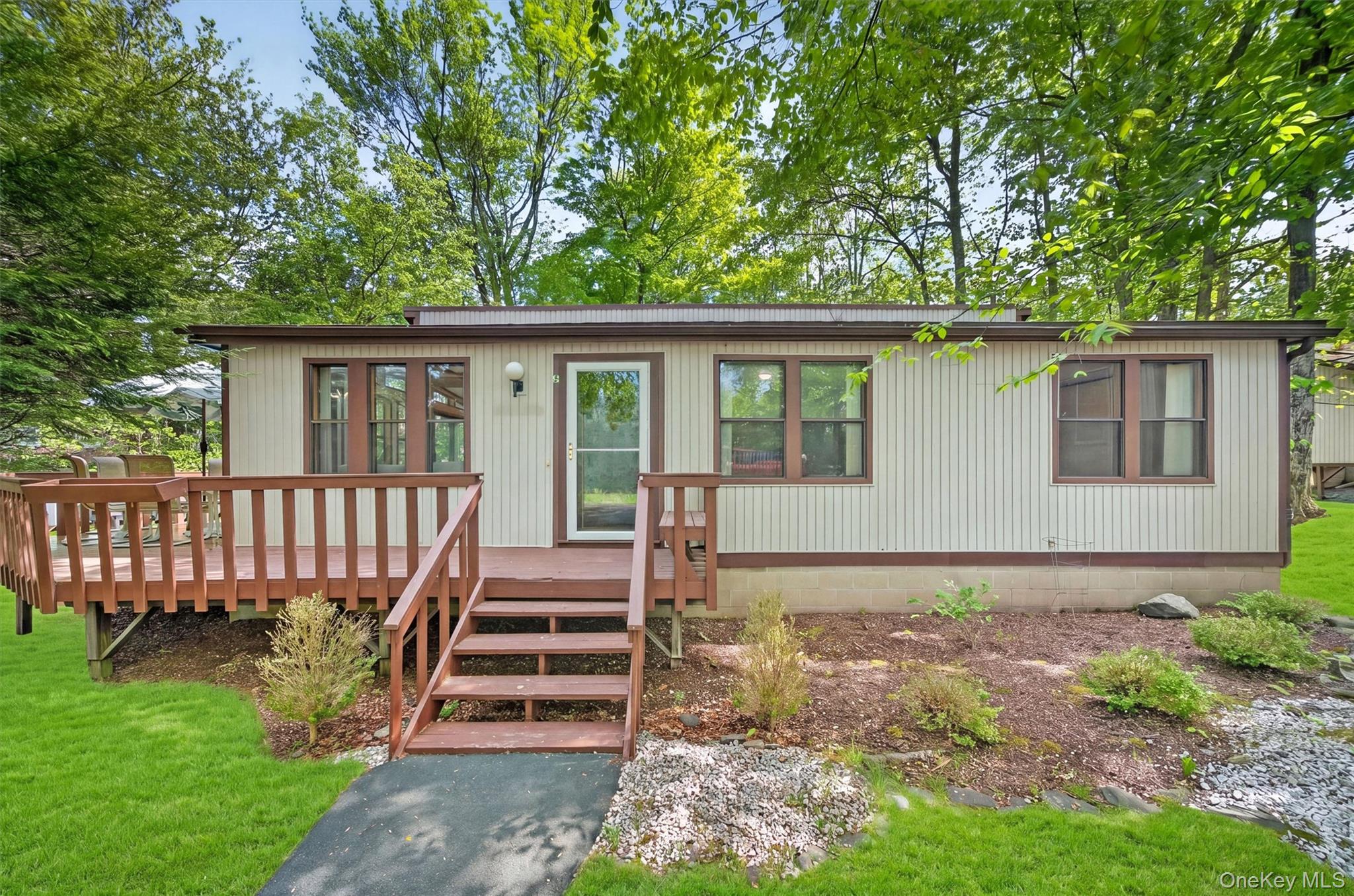4 Ivanhoe Court Property Photo 1