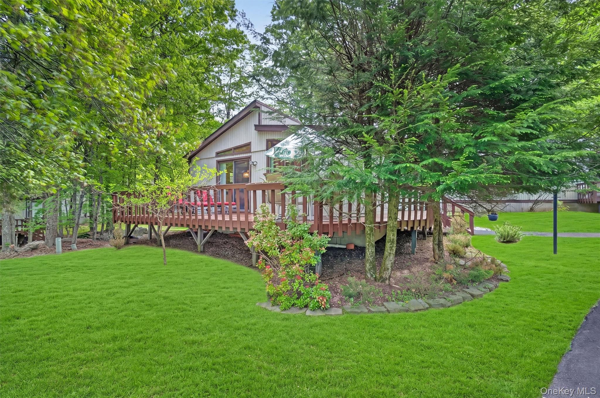 4 Ivanhoe Court Property Photo 2