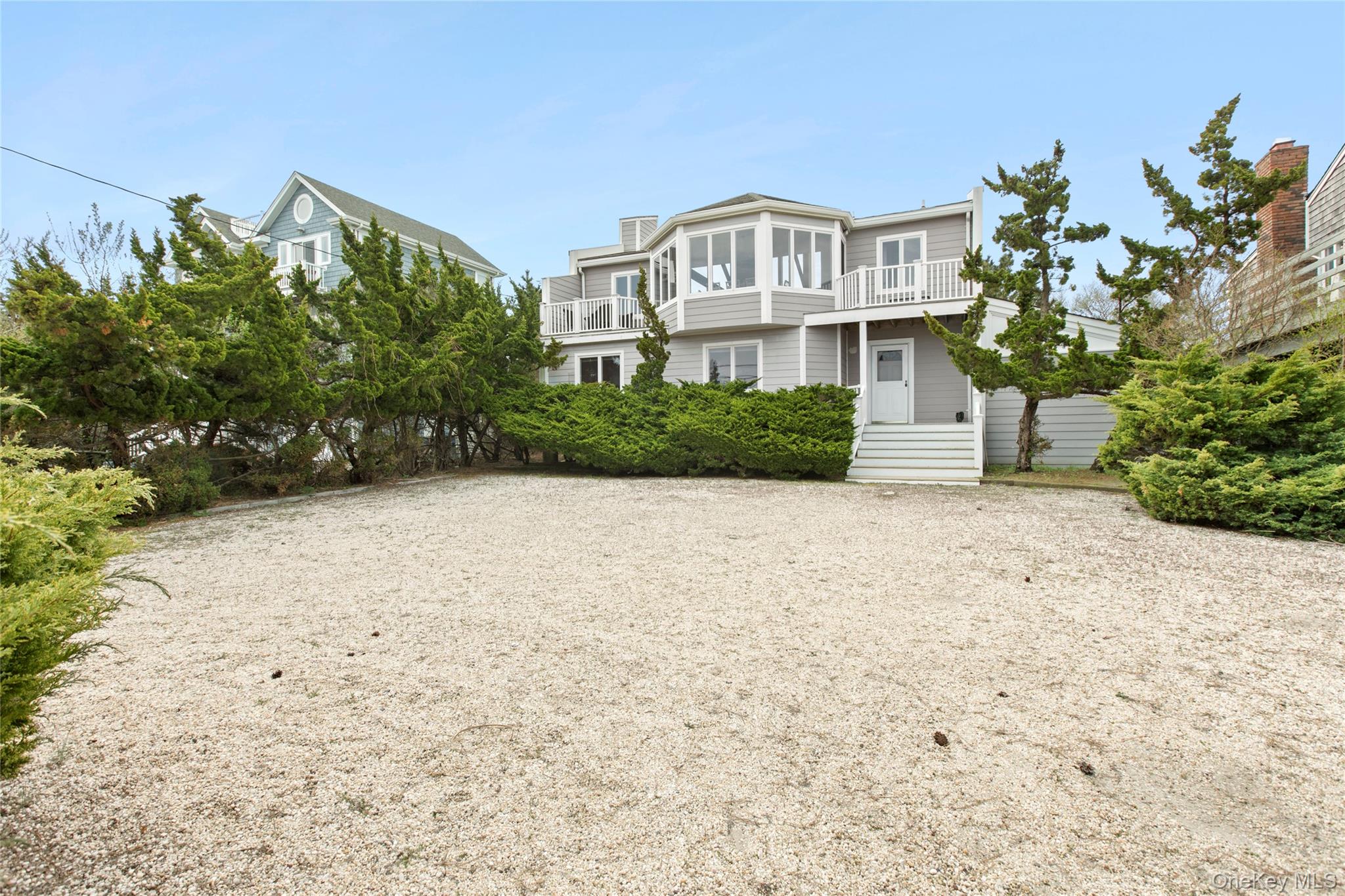 627 Dune Road Property Photo 2