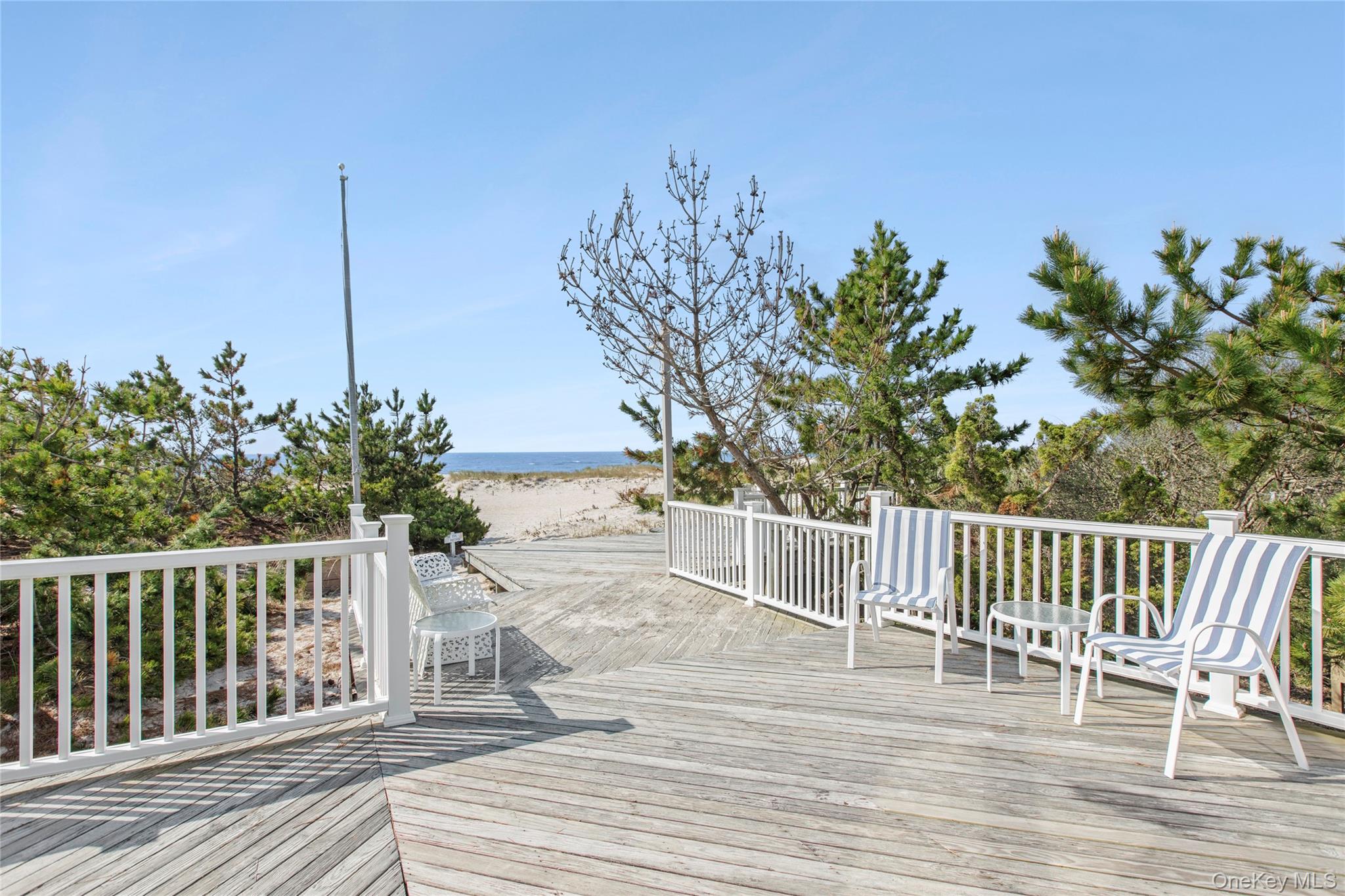 627 Dune Road Property Photo 18