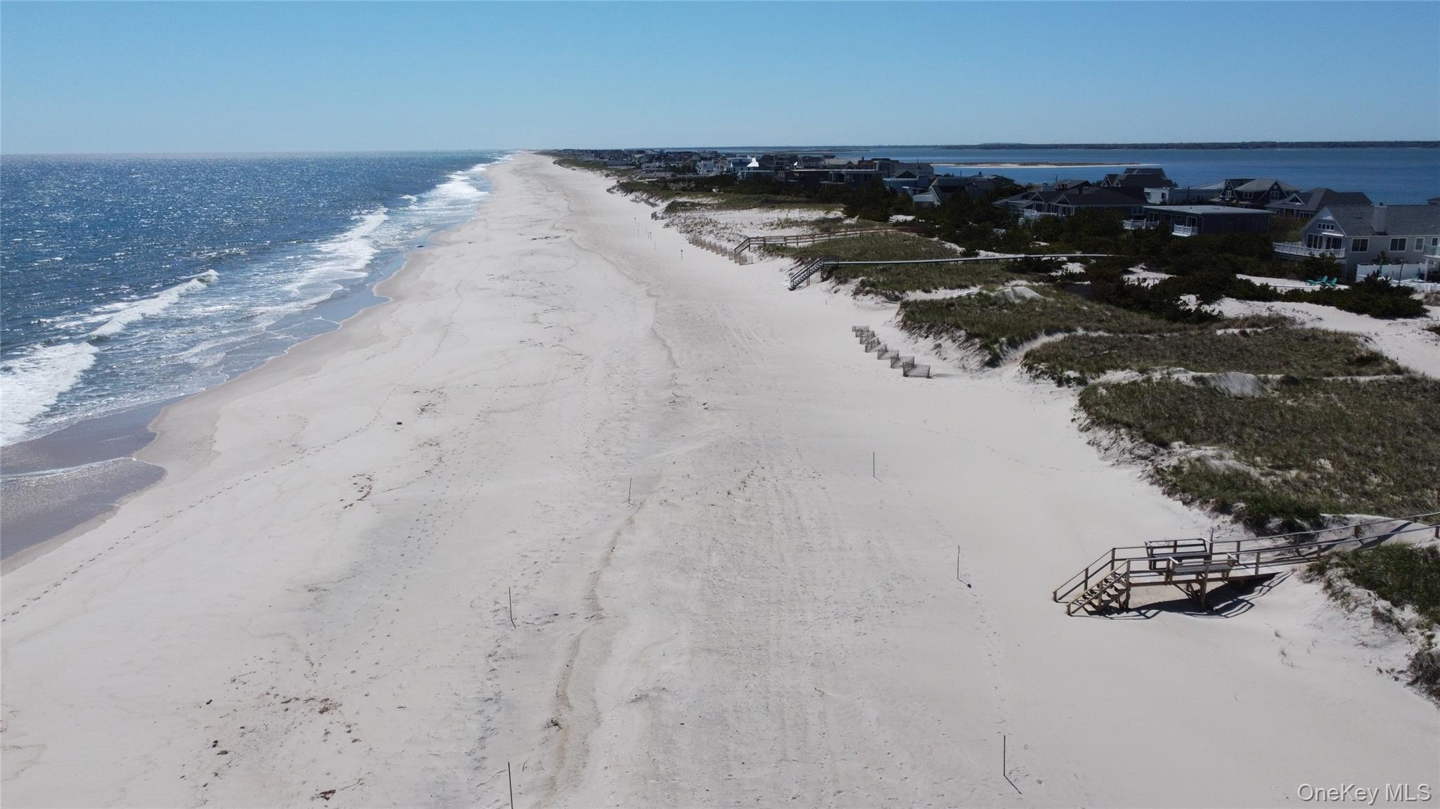 627 Dune Road Property Photo 24