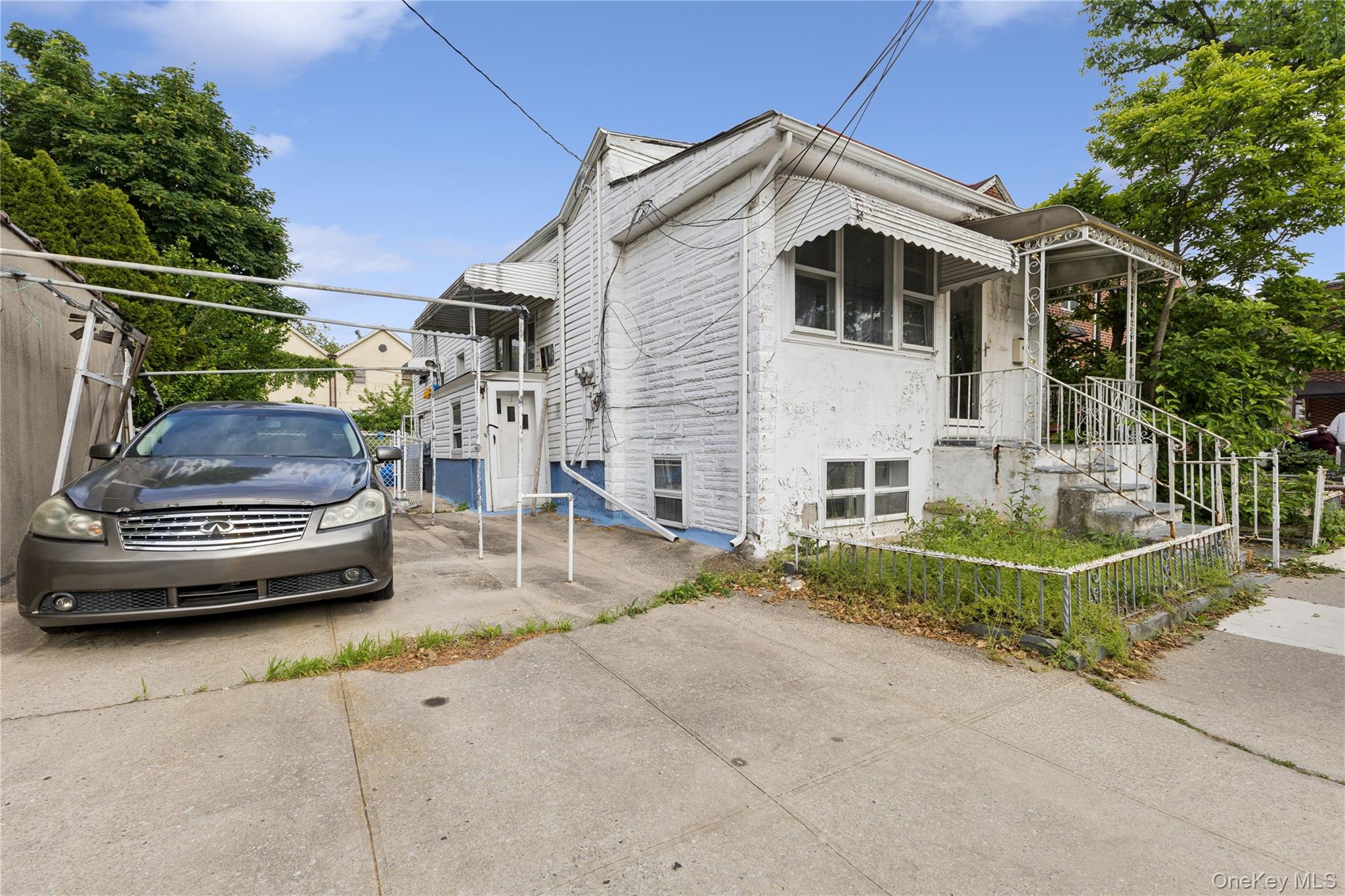 1639 E 55th Street Property Photo 3